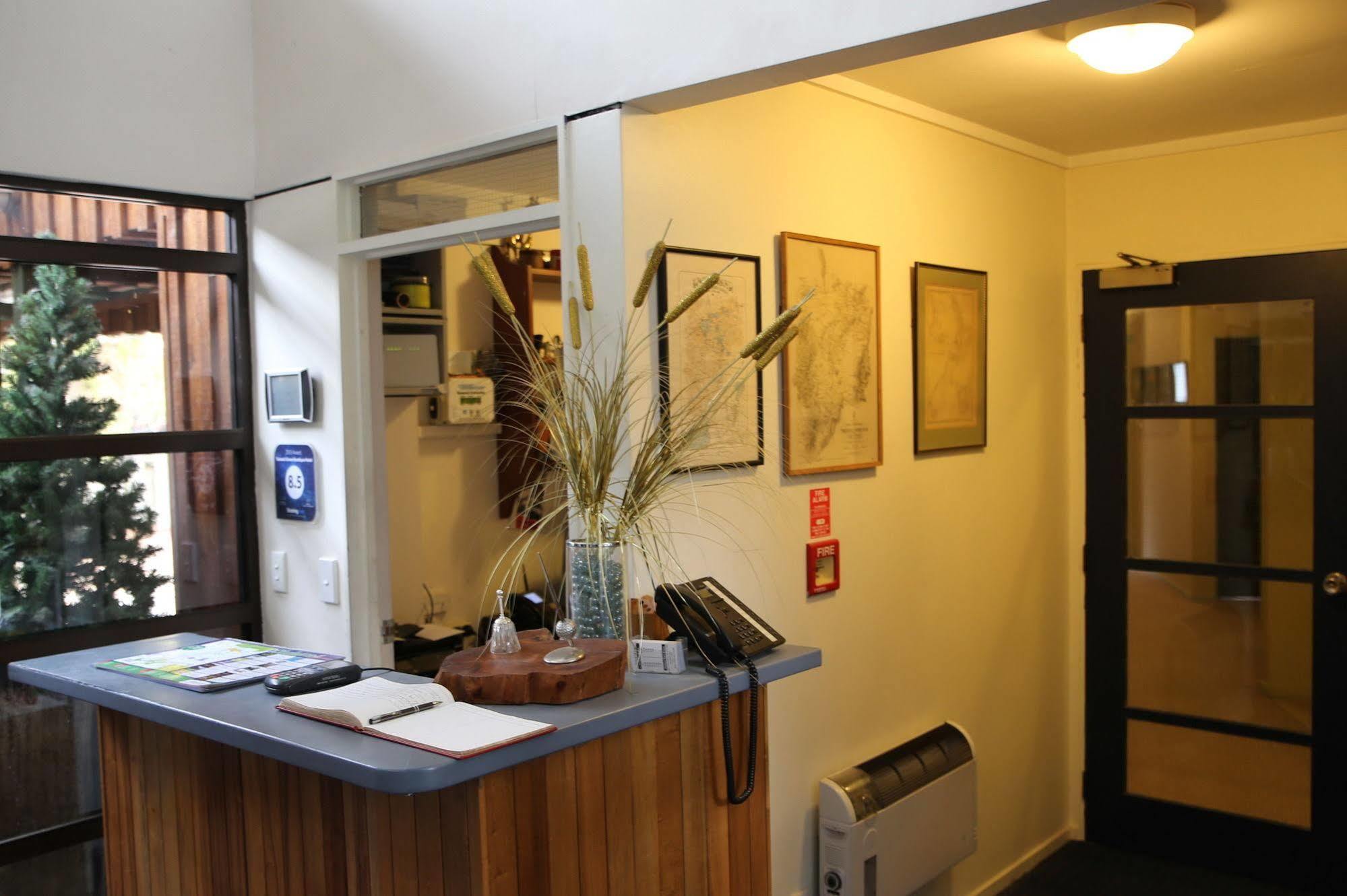 Hotel Tussock Grove à Ohakune Extérieur photo